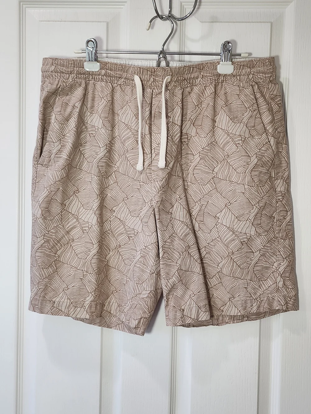 Banana Republic Tan Botanical Leaf Print 100% Cotton Drawstring Casual Shorts L